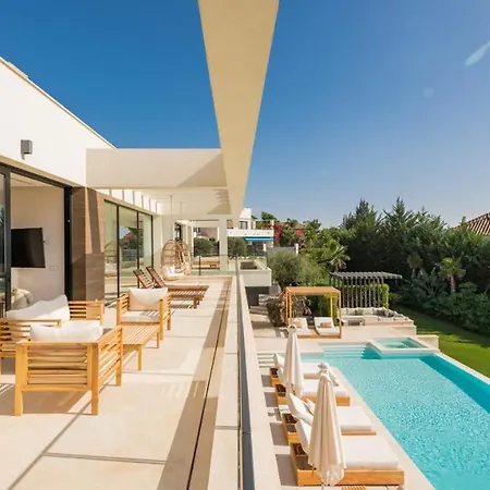 Marielle, Nueva Andalucia, * Marbella